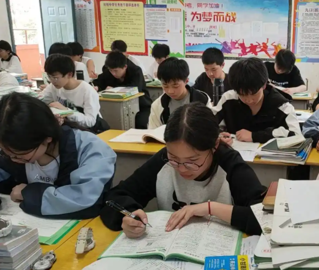 双减政策的落地由于这愈加突出了校园作为教育主阵地的作用