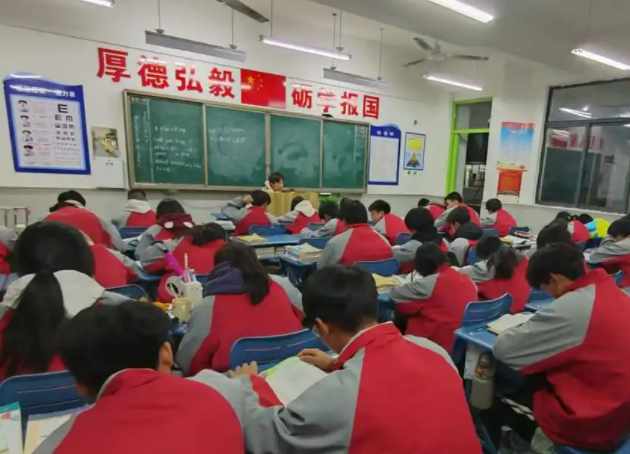 课程群组让学生在自主选择主动参与中充沛开发自己的潜能 课程群组让学生在自主选择主动参与中充沛开发自己的潜能