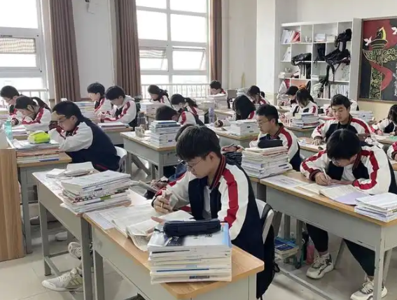 促进了学生多元发展课程供学生选修丰富