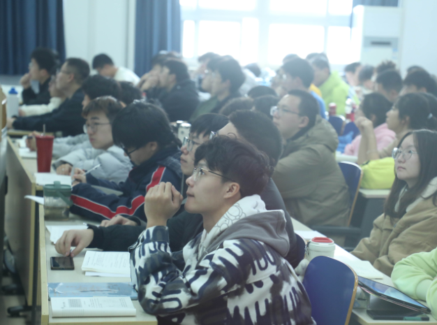 为学子们供给更多的助学支撑构建一个多