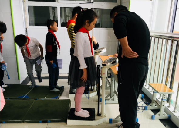 完善全环境立德树人机制实在抓好学生体