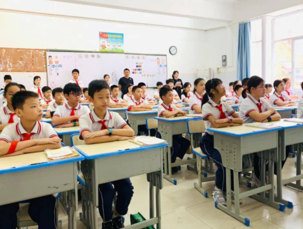 优质均衡方向加速跨进并积极探索高中教