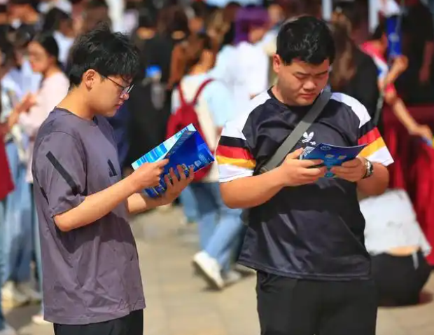 大学生要点关注定向拓岗和实践岗位执行