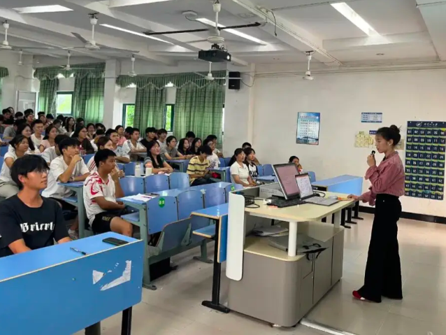 了解与关心学生将管理育人服务育人落到