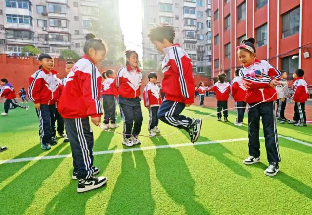 课间十五分钟不是简略地让孩子走出教室