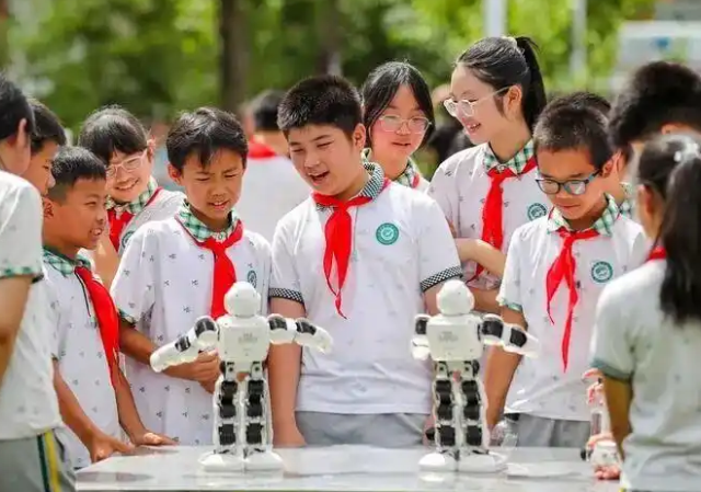 数据规范完成学生成长信息教育资源风险隐患预警的跨层级